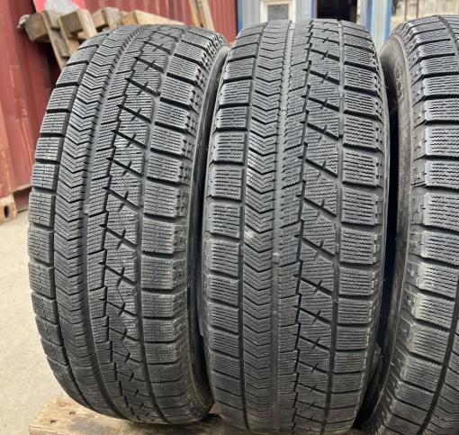 Bridgestone Blizzak VRX 215/65 R16