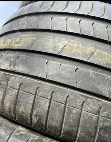 Pirelli P Zero PZ4 275/30 R21