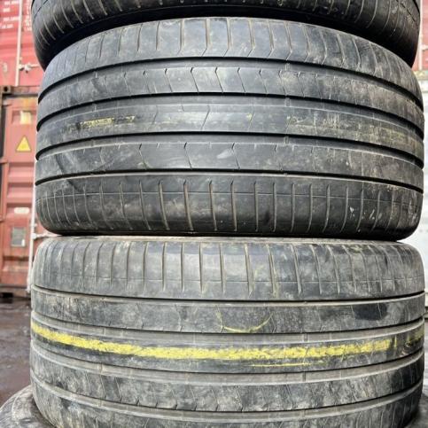 Pirelli P Zero PZ4 275/30 R21