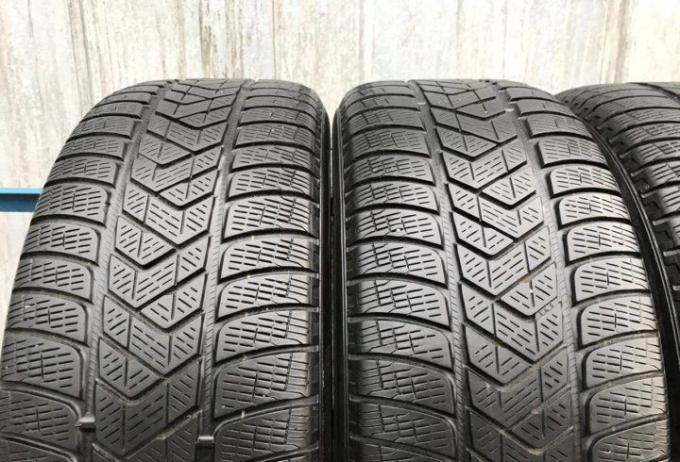 Pirelli Winter Sottozero 3 215/50 R18