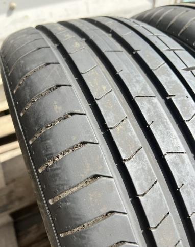 Pirelli P Zero PZ4 245/45 R18