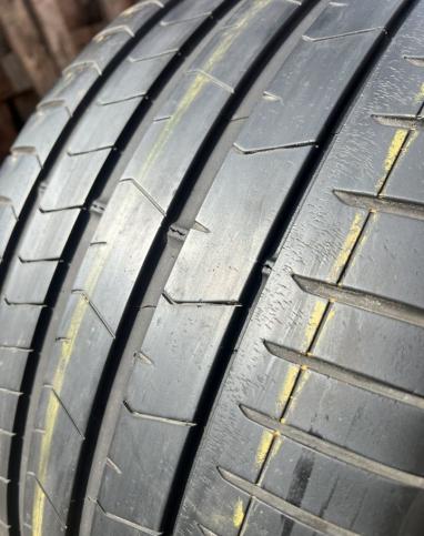 Pirelli P Zero PZ4 315/30 R22