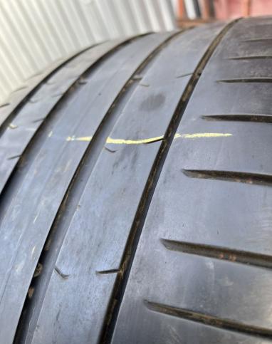 Pirelli P Zero PZ4 315/35 R21