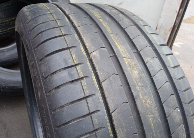 Pirelli P Zero PZ4 275/35 R21