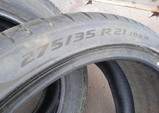 Pirelli P Zero PZ4 275/35 R21