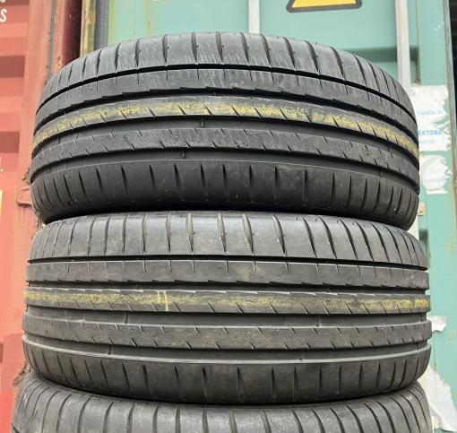 Michelin Pilot Sport 4 225/45 R18 и 245/40 R18