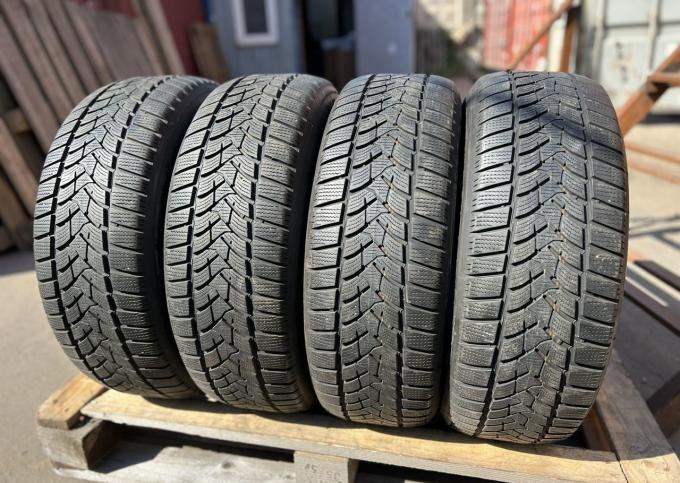 Dunlop Winter Sport 5 SUV 215/60 R17