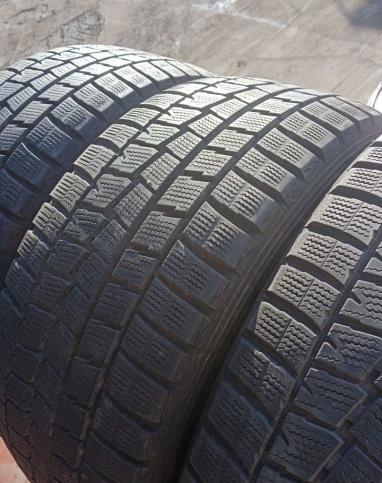 Dunlop Winter Maxx WM01 235/45 R17