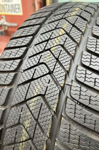 Pirelli Winter Sottozero 3 275/35 R19