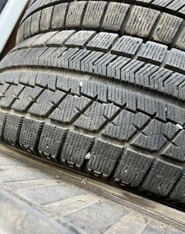 Bridgestone Blizzak VRX 215/65 R16