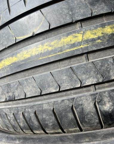 Pirelli P Zero PZ4 275/30 R21