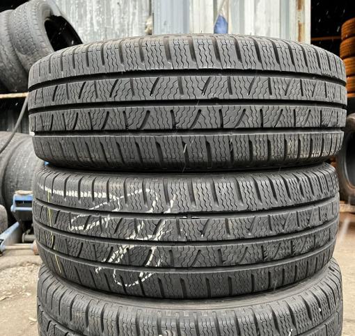 Pirelli Carrier Winter 215/65 R16C