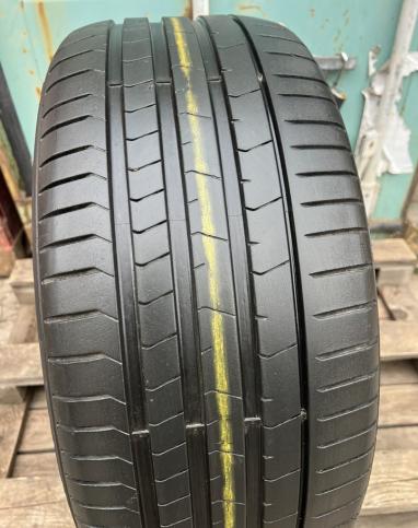 Pirelli P Zero PZ4 275/40 R21