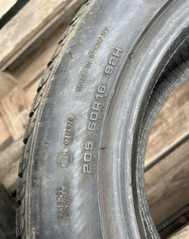 Goodyear UltraGrip 8 Performance 205/60 R16