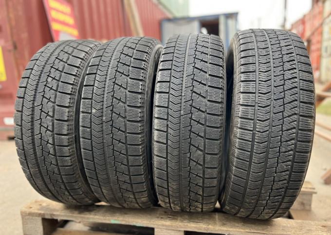 Bridgestone Blizzak VRX 215/65 R16