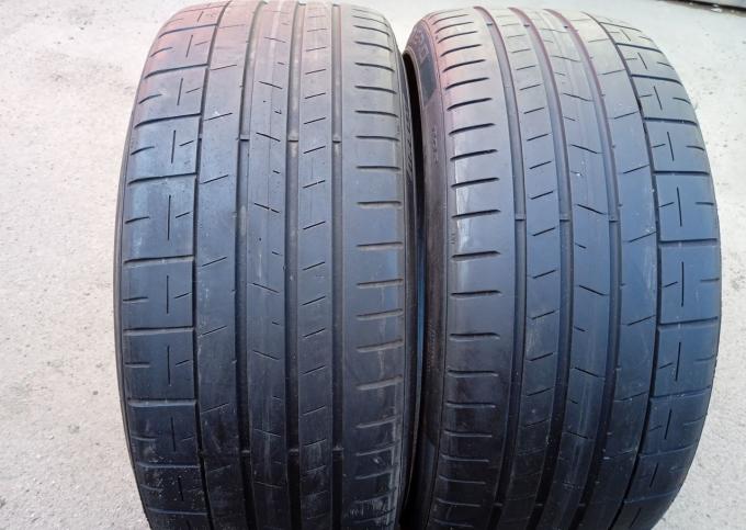 Pirelli P Zero PZ4 235/35 R19