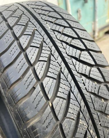 Goodyear UltraGrip 8 Performance 205/60 R16