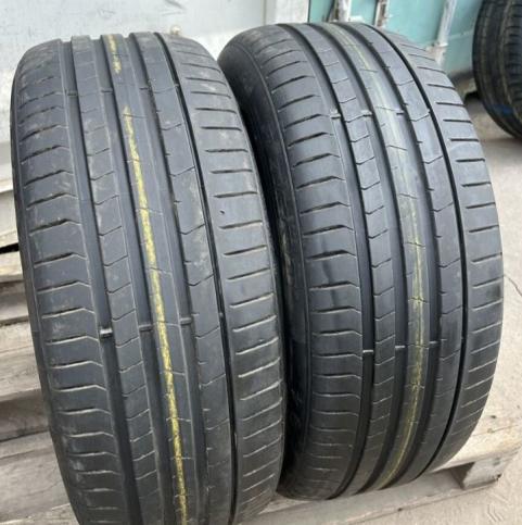 Pirelli P Zero PZ4 245/45 R19