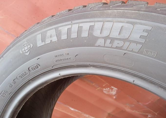 Michelin Latitude Alpin LA2 235/55 R19