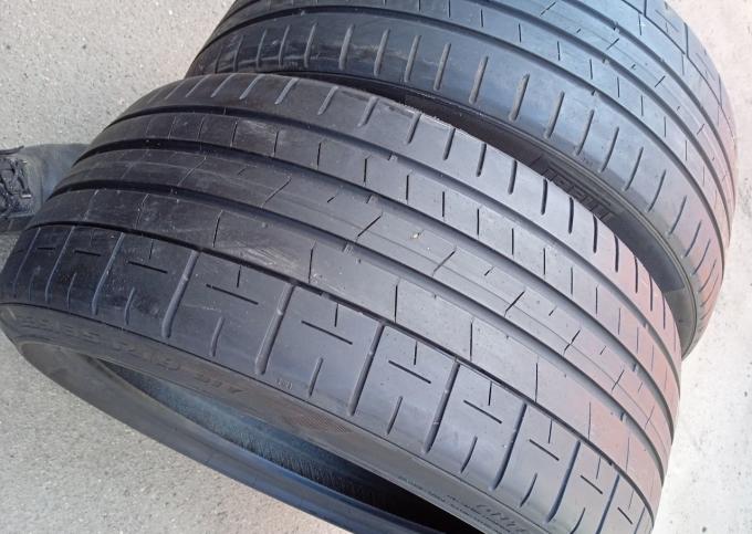 Pirelli P Zero PZ4 235/35 R19