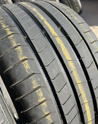 Pirelli P Zero PZ4 295/30 R20