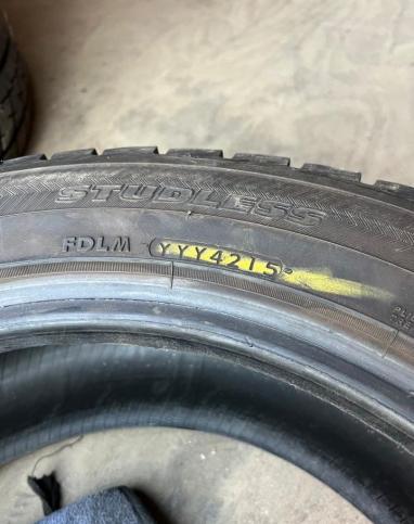 Yokohama Ice Guard IG30 215/55 R17