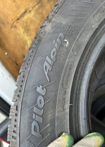 Michelin Pilot Alpin PA4 235/55 R17