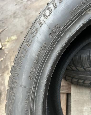 Bridgestone Blizzak LM-001 225/50 R18