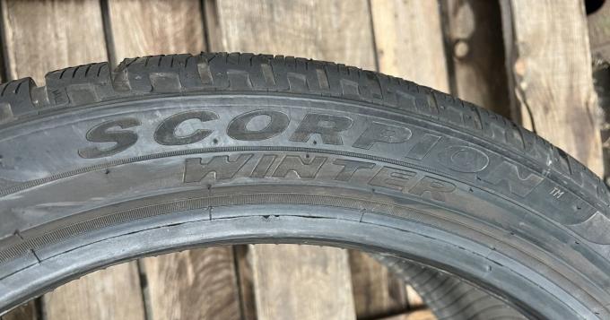 Pirelli Scorpion Winter 255/40 R21