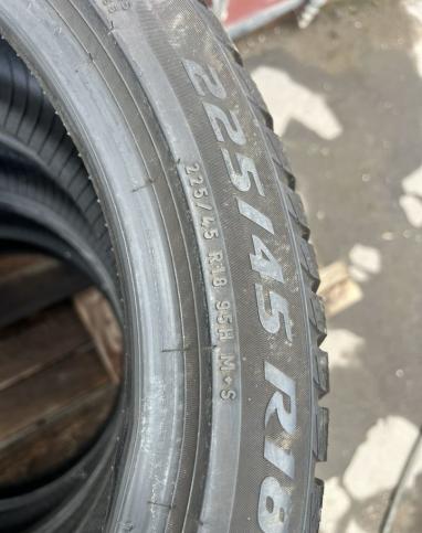 Pirelli Winter Sottozero 3 225/45 R18