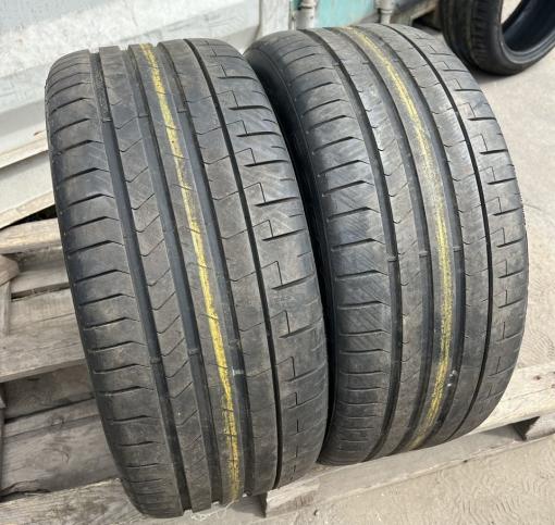 Pirelli P Zero PZ4 245/40 R18