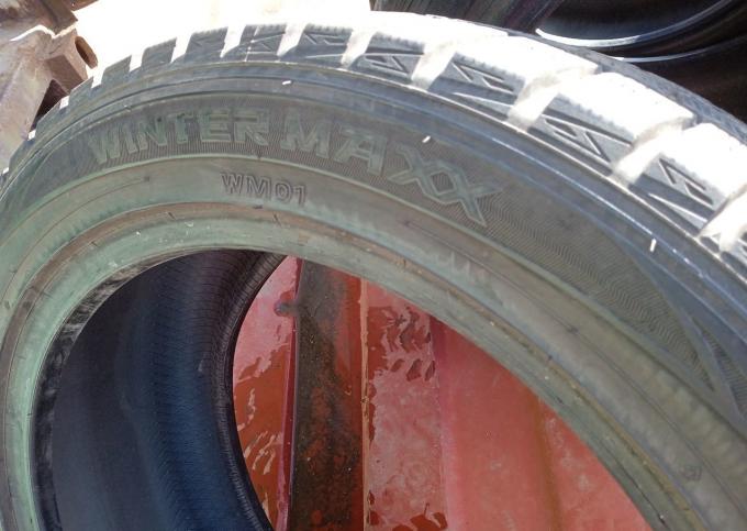 Dunlop Winter Maxx WM01 235/45 R17