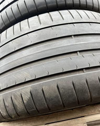 Pirelli P Zero PZ4 275/35 R20