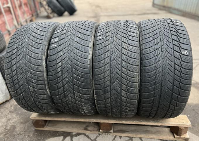 Bridgestone Blizzak LM-001 255/40 R20