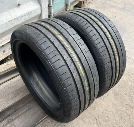 Pirelli P Zero PZ4 255/35 R19