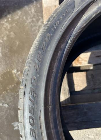 Pirelli P Zero PZ4 305/30 R20