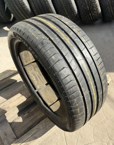 Pirelli P Zero PZ4 275/35 R22