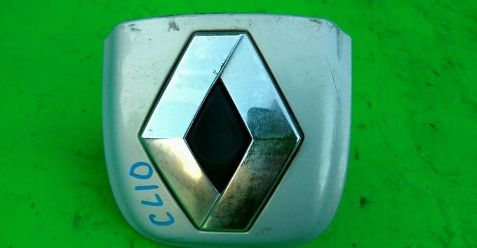 Кнопка замка двери багажника Renault Clio 2002г
