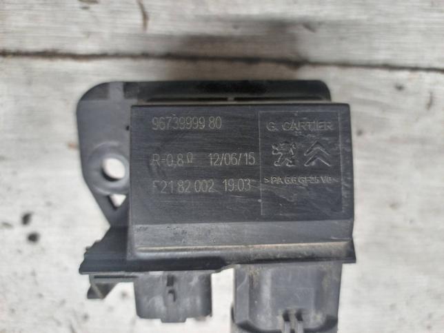 Блок управления вентилятором Citroen-Peugeot 9673999980