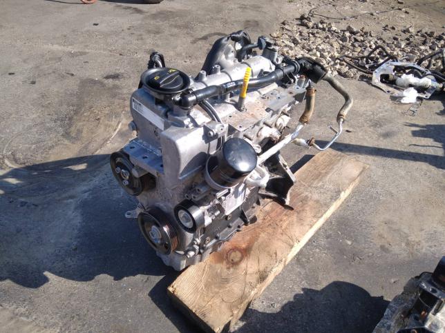 Двигатель в сборе 1.4 CAXA 03C100041D
