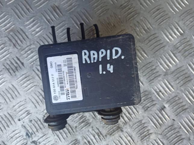 Блок ABS (насос) Skoda Rapid 1S0614517F