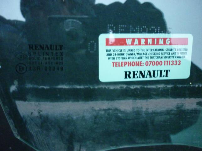 Стекло передней правой двери Renault Scenic 2 8200120588