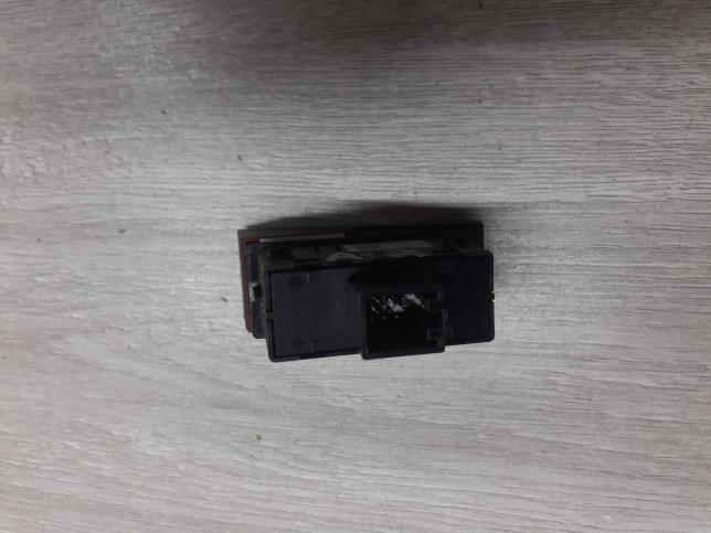 Кнопка аварийки Skoda Octavia A7 5E0953507C