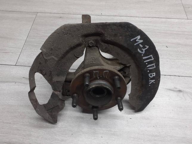 Кулак передний правый Mazda 3 BK BR5S-33-021A