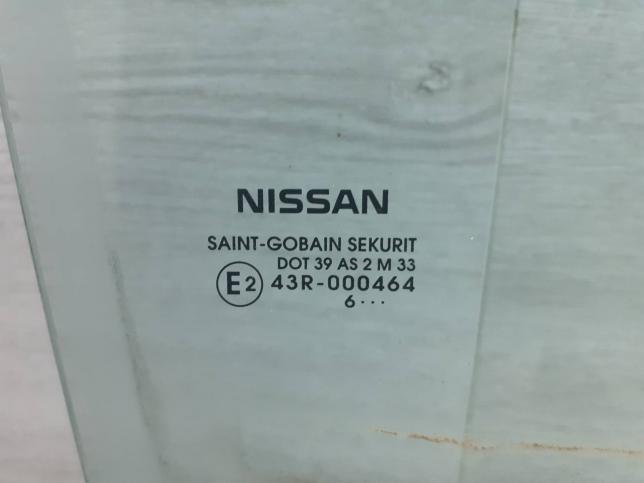 Стекло передней правой двери Nissan Note E11 80300-9U000