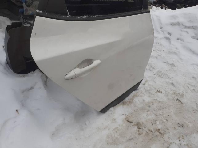 Дверь задняя правая Hyundai ix35 в сборе 770042Y011