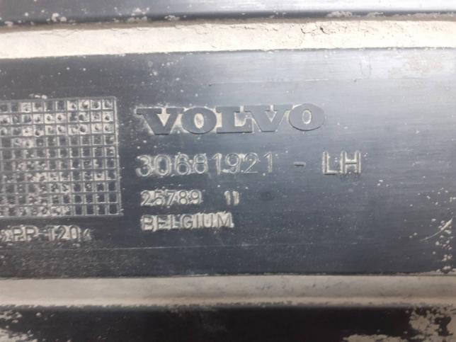 Защита антигравийная Volvo 30681921