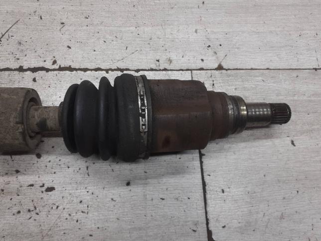 Полуось передняя правая Geely Emgrand EC7 1,8 1064001525