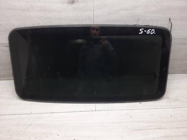 Стекло люка Volvo 30674234