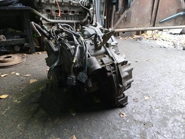 КПП (автомат) Volvo 2.4 8251618